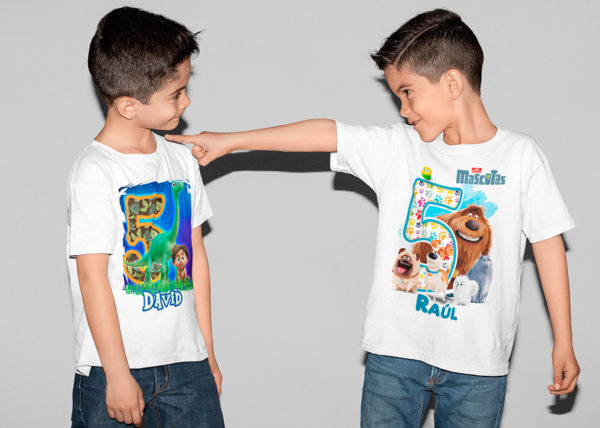 Kírsam Niño vistiendo Playera Blanca Personalizada Cumpleaños Mascotas y Dinosaurio